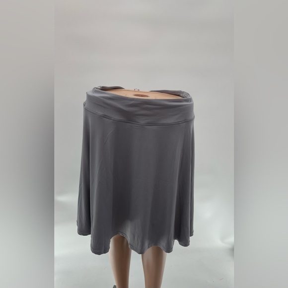 Grey Knee-Length Skirt with Built-In Shorts for Women XXL - Picture 2 of 4